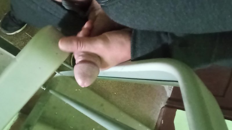 upskirt ass bangers