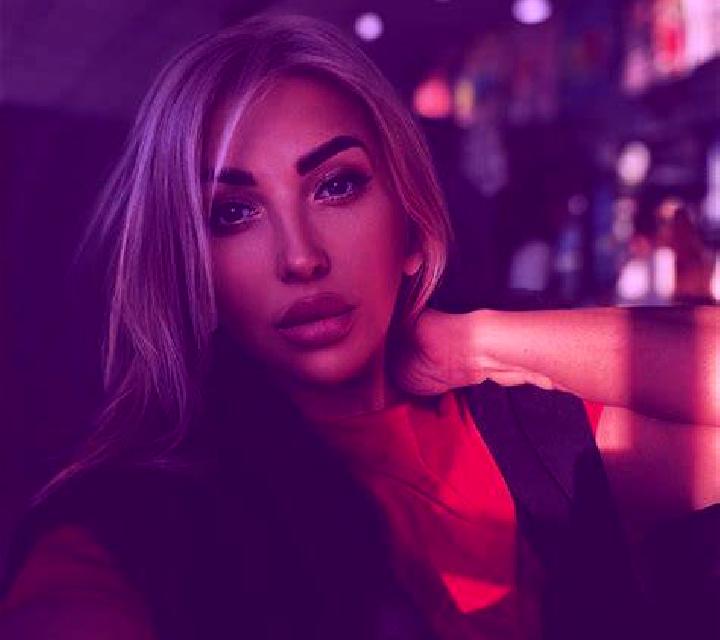 Nina Eagle model portrait